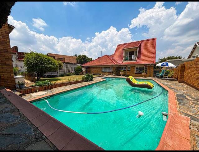 4 BEDROOM HOUSE FOR SALE IN LINMEYER